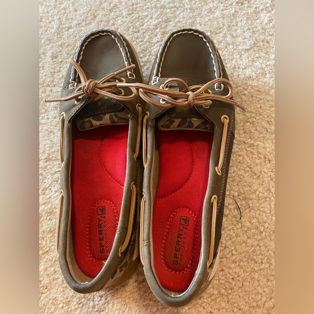 Sperry cheetah print shoes